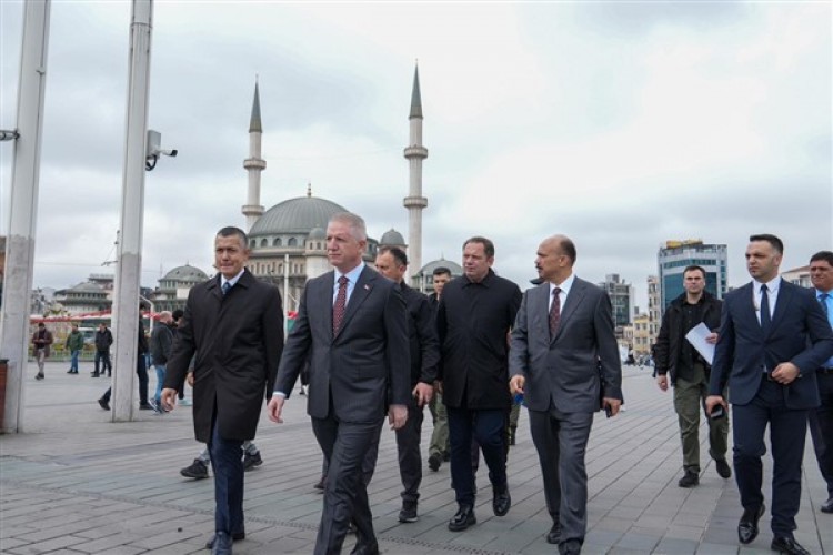 Vali Gül, İstanbul'daki 1 Mayıs tedbirlerini denetledi