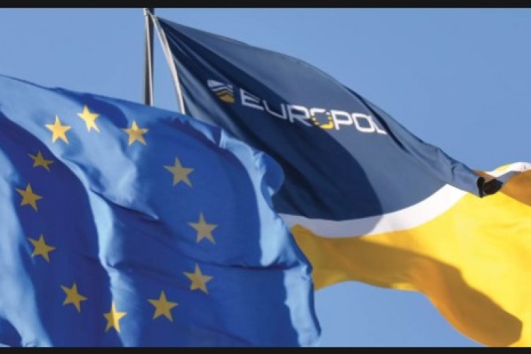AB Komisyonu ve Europol göçmen kaçakçılığıyla mücadele için konferans düzenliyor