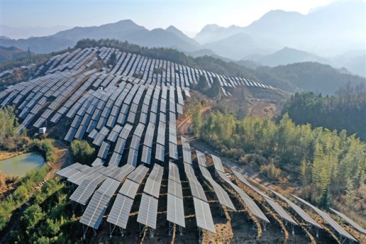 Çin'de 2023 yılında 2,8 trilyon yuanlık enerji yatırımı yapıldı