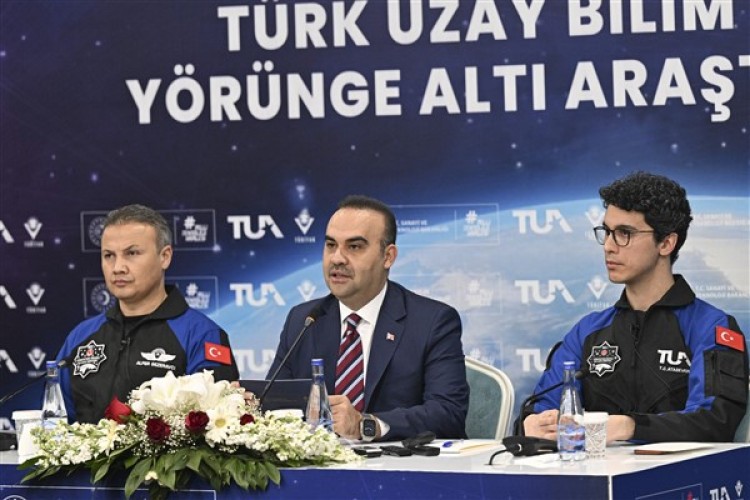 Bakan Kacır: Türkiye'nin ikinci astronotu göreve hazırlanıyor