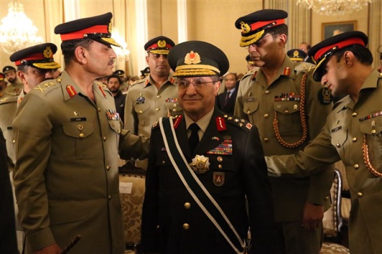Kara Kuvvetleri Komutanı Orgeneral Bayraktaroğlu'nun Pakistan ziyareti