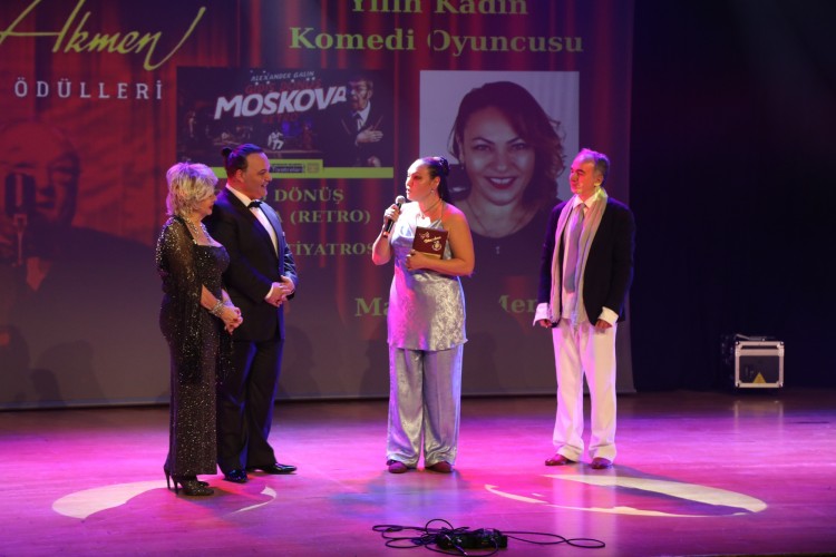 Üstün Akmen Ödülleri'nden İBB Şehir Tiyatroları'na 3 ödül