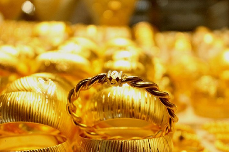 Altının kilogramı 233 bin 500 liraya yükseldi
