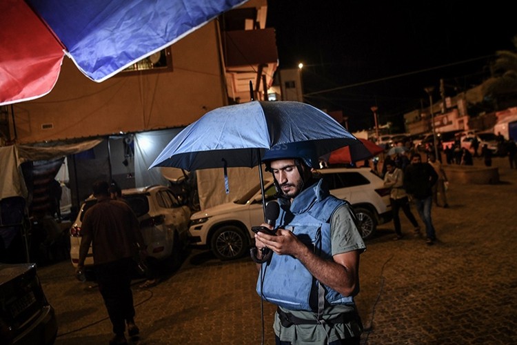 Gazze'de iletişim hizmetleri kısmen verilmeye başladı