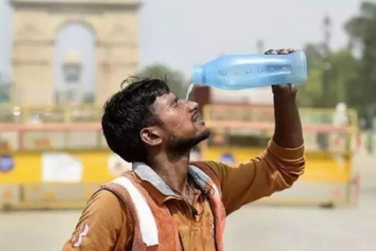 Hindistan'da aşırı sıcaklar nedeniyle 98 kişi öldü