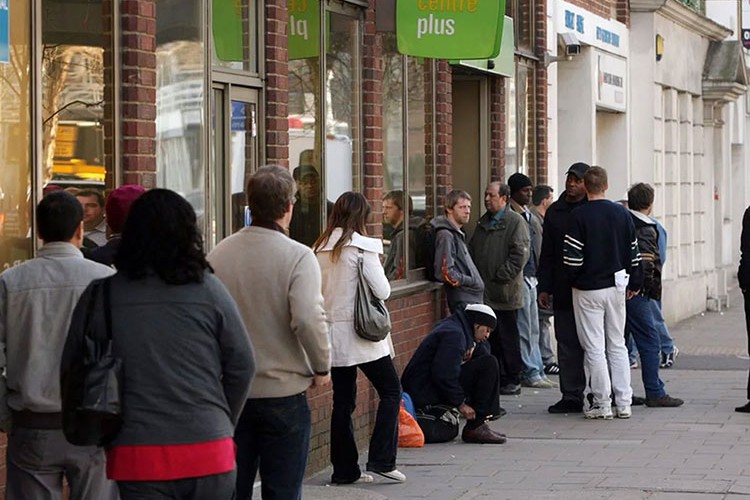 İngiltere'de işsizlik yüzde 4,2'ye yükseldi