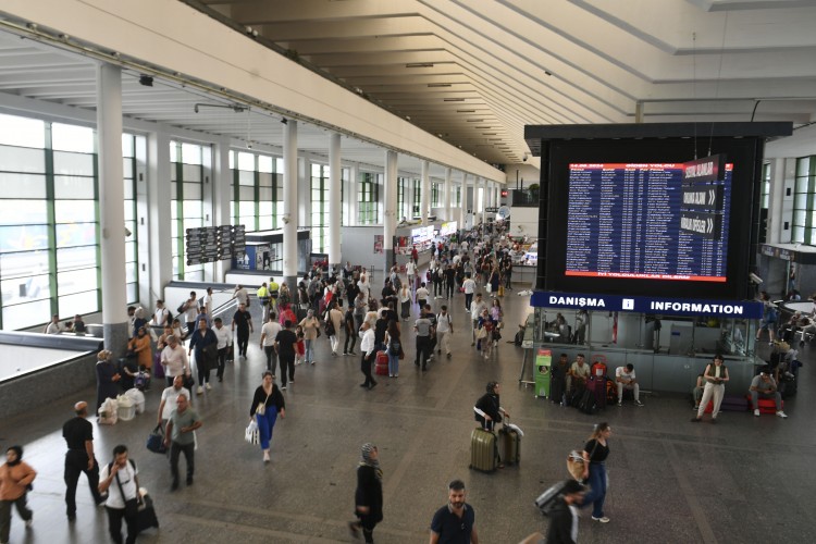 AŞTİ'de bayramda boyunca 1 milyon 139 bin yolcu ağırlandı