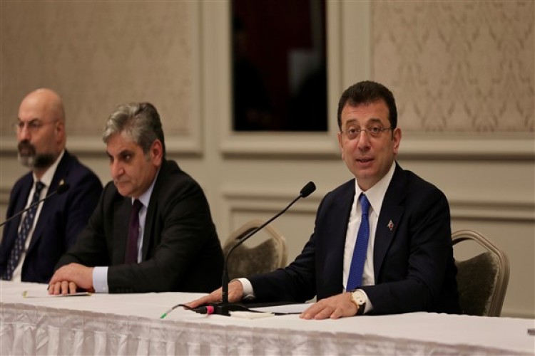 İmamoğlu: "Onların döneminde 10 metro stop etti"