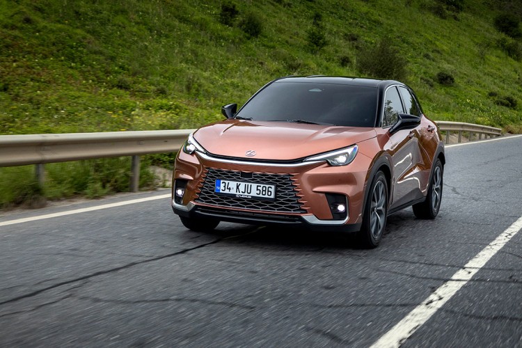 Lexus, yeni modeli LBX'i Türkiye'de satışa sunmaya başladı