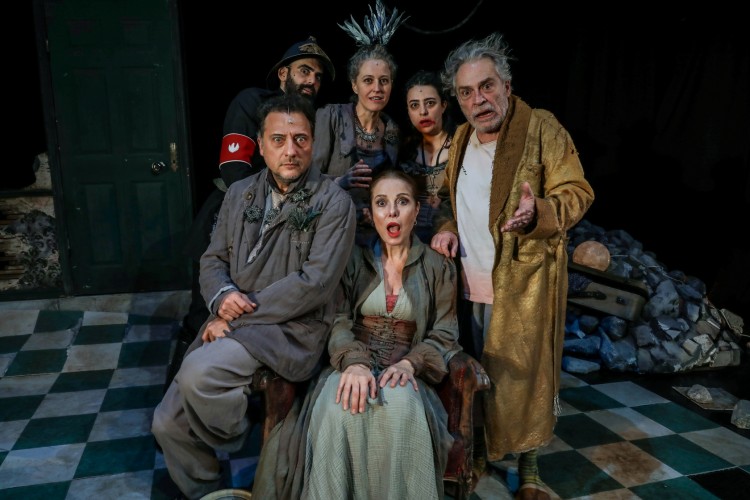 "Kel Diva" oyunu Nilüferli tiyatroseverlerle buluştu