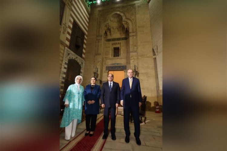 Cumhurbaşkanı Erdoğan'dan İmam Şafi Türbesi'ne ziyaret