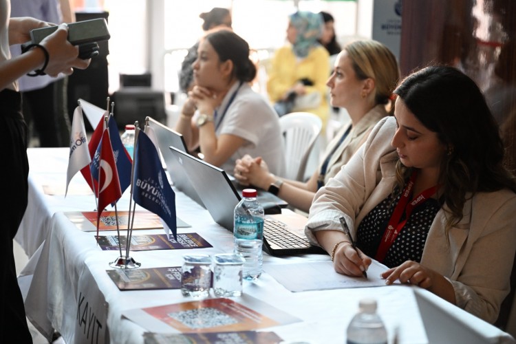 İBB Bölgesel İstihdam Ofisi, iş arayanlarla işverenleri buluşturmaya devam ediyor