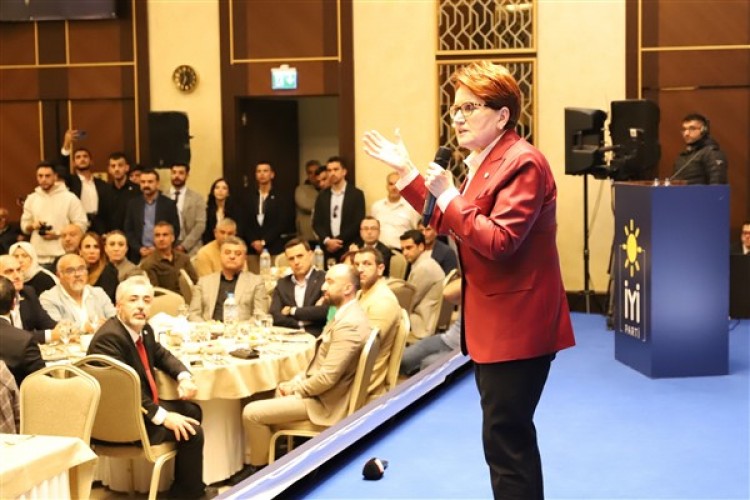 Akşener: "Bu sahtekarlıkların gereğini yapmak benim için namus borcu"