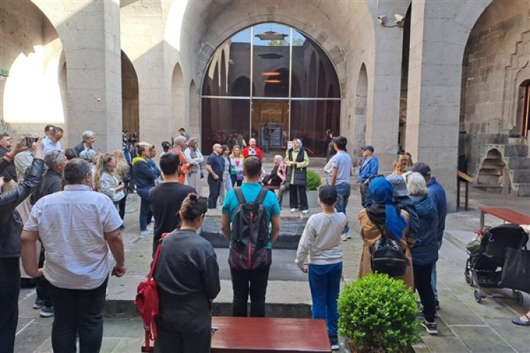 Turistik Diyarbakır Ekspresi, Kayseri'de turistik mola verdi