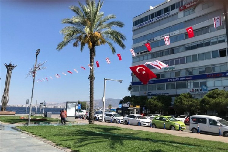 KKTC'nin Barış ve Özgürlük Bayramı İzmir'de kutlanıyor