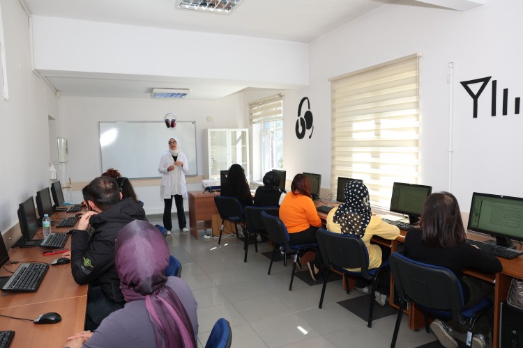 Kayseri Büyükşehir Beeldiyesi'nden 'Çağrı Merkezi Kursu'