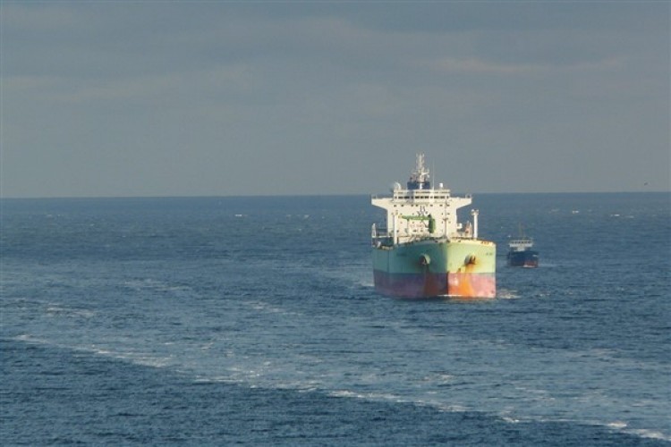 İmralı Adası açıklarında batan geminin mürettebatı için kurtarma çalışması başladı