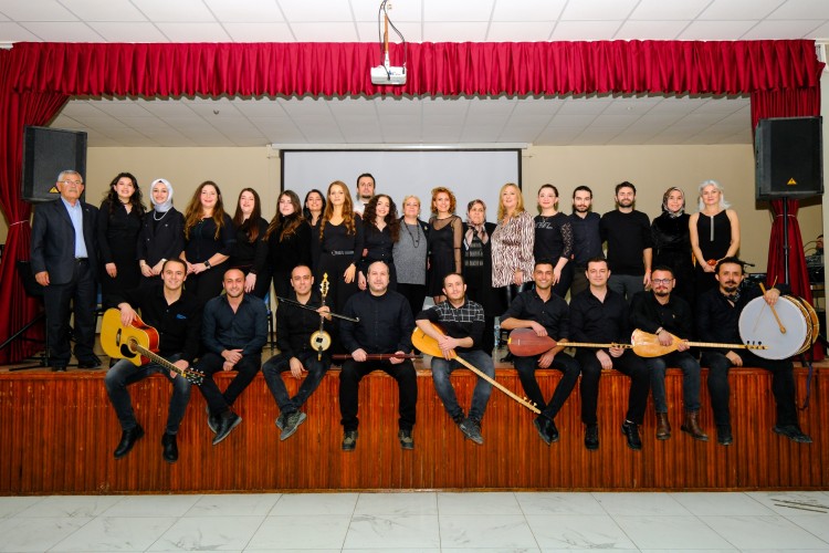 Eskişehir'de Gençlik Korosu sahne aldı