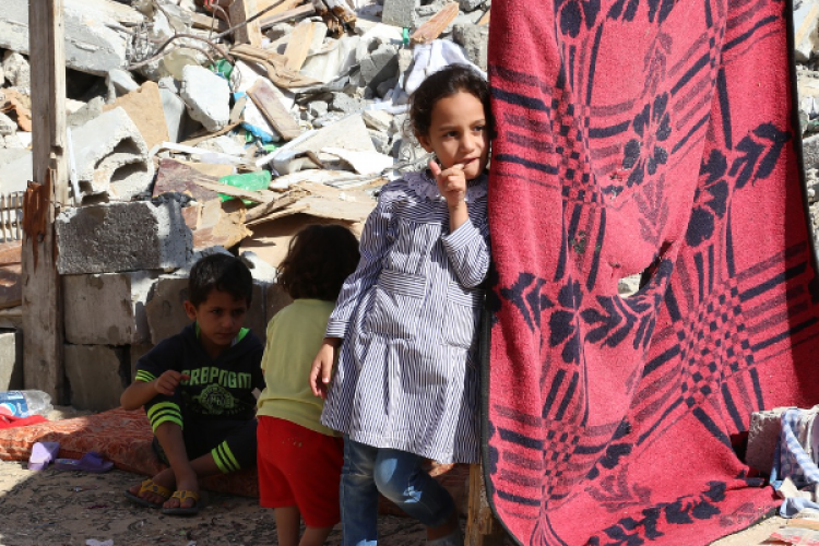 UNRWA: Gazze'de insanlar atık ve kanalizasyon yığınlarıyla çevrili bir şekilde yaşıyor