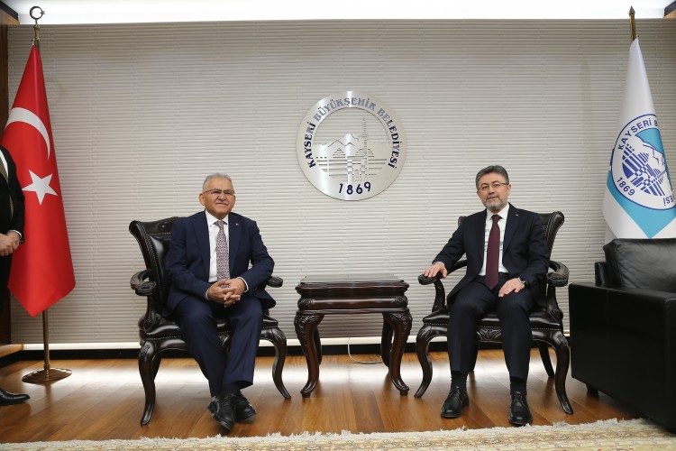 Bakan Yumaklı'dan Başkan Büyükkılıç'a ziyaret