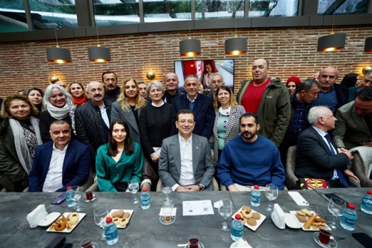 "İmamoğlu'yla uğraşacaklarına bitiremedikleri konutları teslim etsinler"