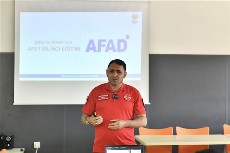Esenyurt'ta deprem bilinci eğitimi verilmeye başlandı