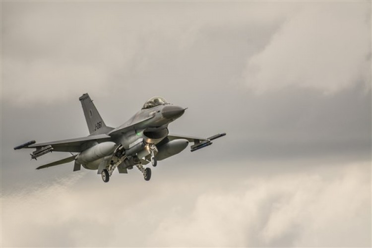 İsrail'e ait savaş uçakları Hizbullah'ın askeri yapılanmasına saldırı düzenledi