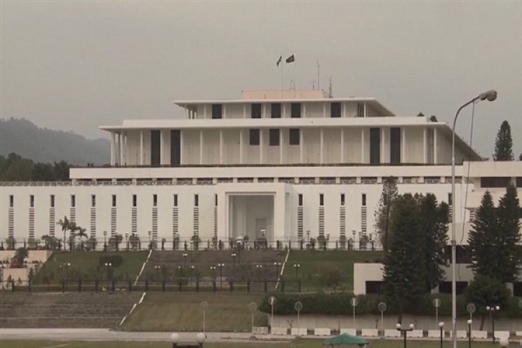 Xi, Zardari'yi Pakistan Cumhurbaşkanlığı seçimi nedeniyle tebrik etti