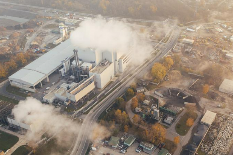 Sanayi üretimi Aralık'ta aylık yüzde 2,4, yıllık yüzde 1,6 arttı