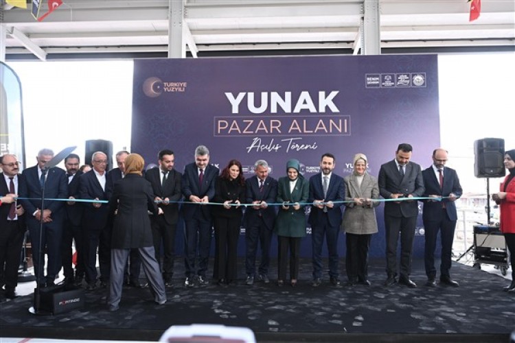 Bakan Göktaş, Konya'da kapalı pazar yerinin açılışını yaptı