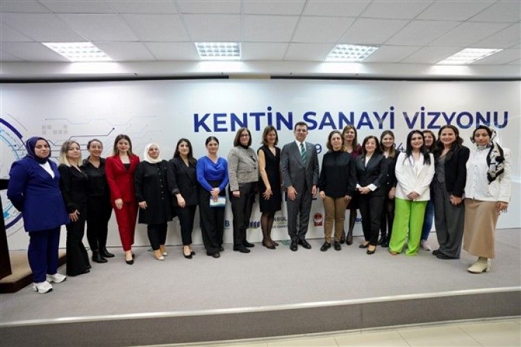 İmamoğlu: "Aklı, fikri İstanbul'da; açıkladığı adaya da yazık ediyor"