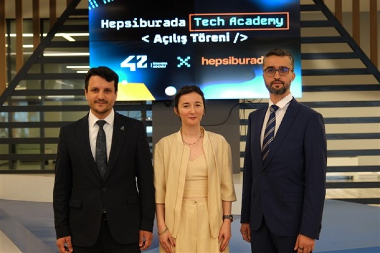 Hepsiburada ve 42 Türkiye iş birliğiyle geleceğin teknoloji liderleri yetişiyor