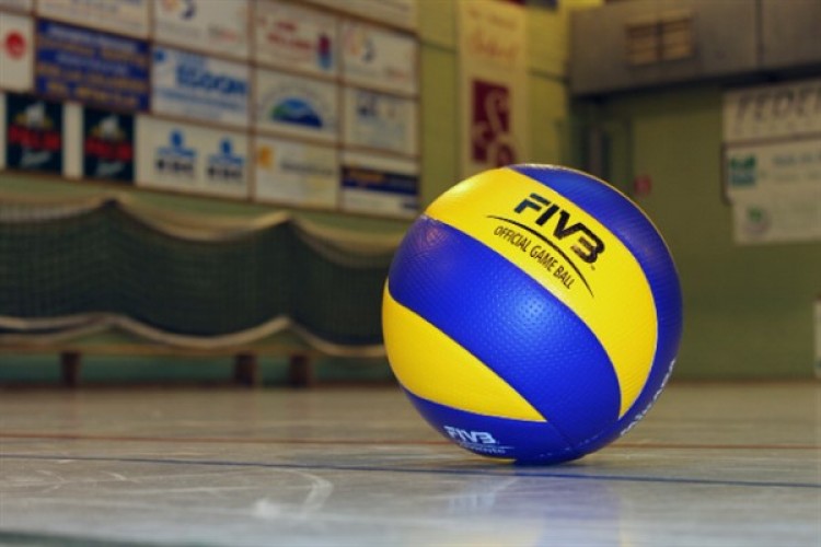 Vali Gül, Arnavutköy'de voleybol müsabakasına katıldı