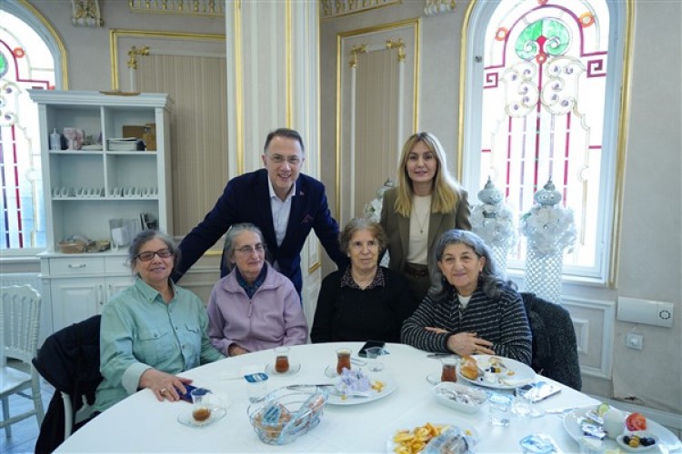 Başkan Çalık, emekli öğretmenlerle bir araya geldi