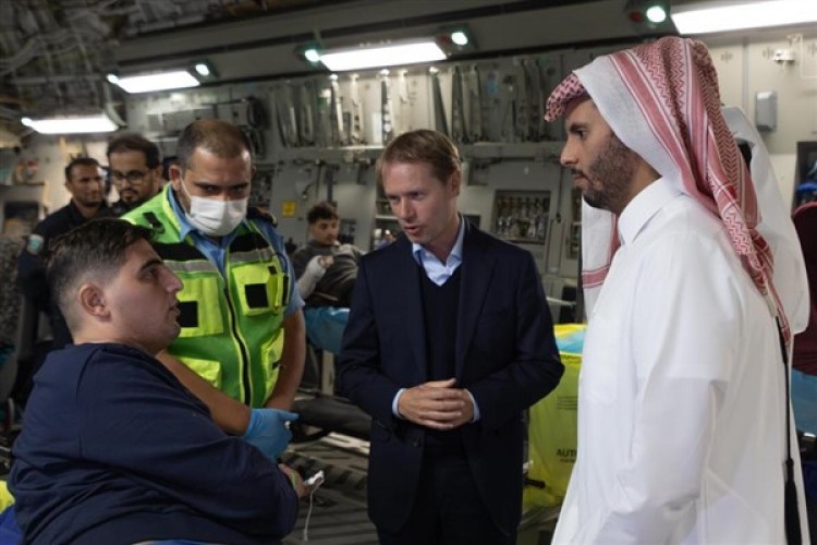 Gazze Şeridi'ndeki yedinci yaralı Filistinli grubu, tedavi görmek için Doha'ya ulaştı