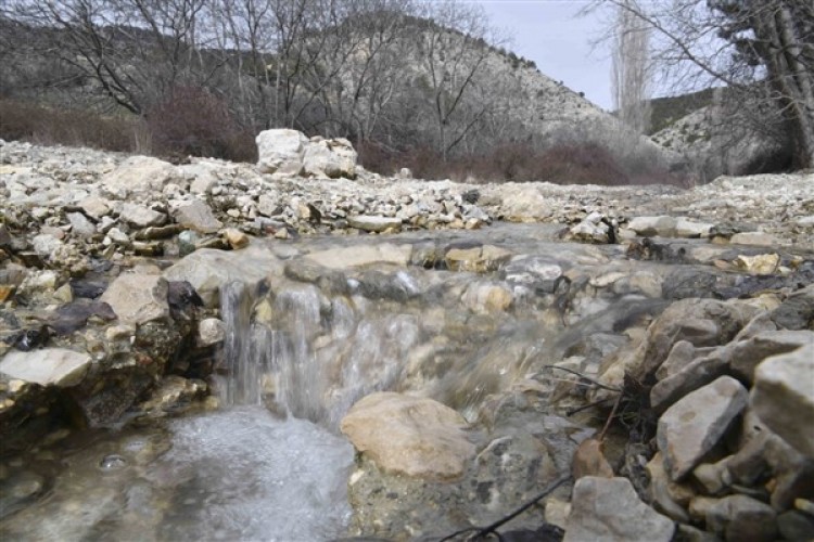 ABB, Nallıhan'da sulama borusu desteği sağlıyor