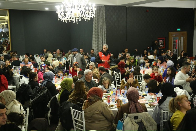 Başkan Büyükkılıç, depremzede vatandaşlarla bir araya geldi