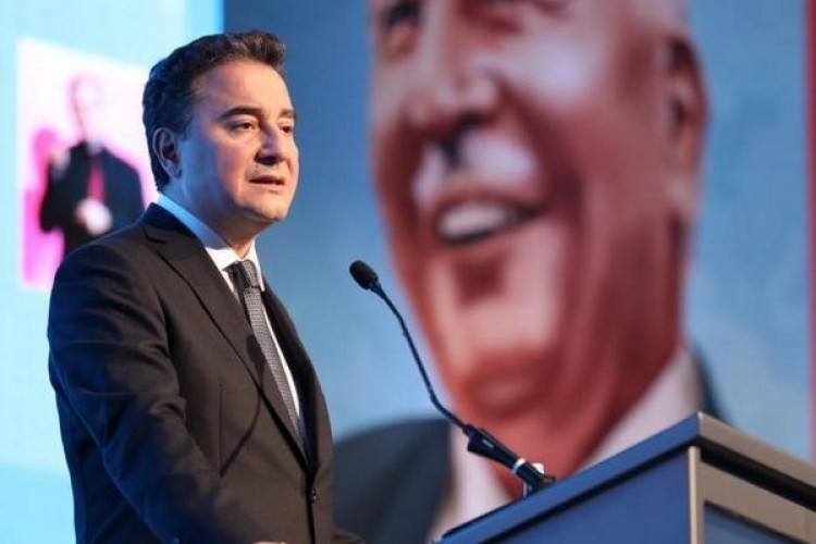 Babacan: "Şehri depreme dirençli hale getirmesi gerekenler sadece izledi"