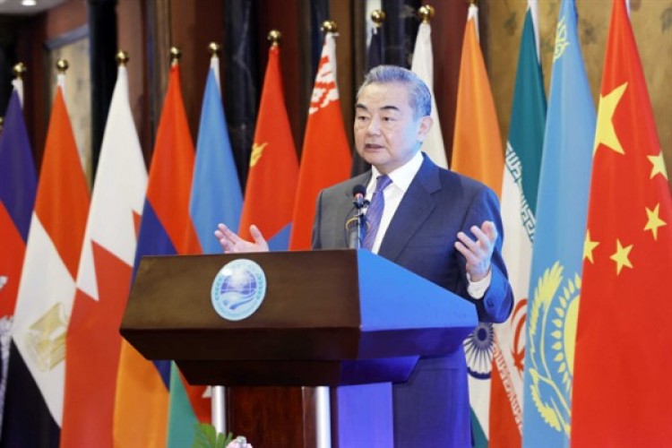 Wang Yi: SİÖ çalkantılarda "sağlam bir çapa" gibi rol oynayabilir