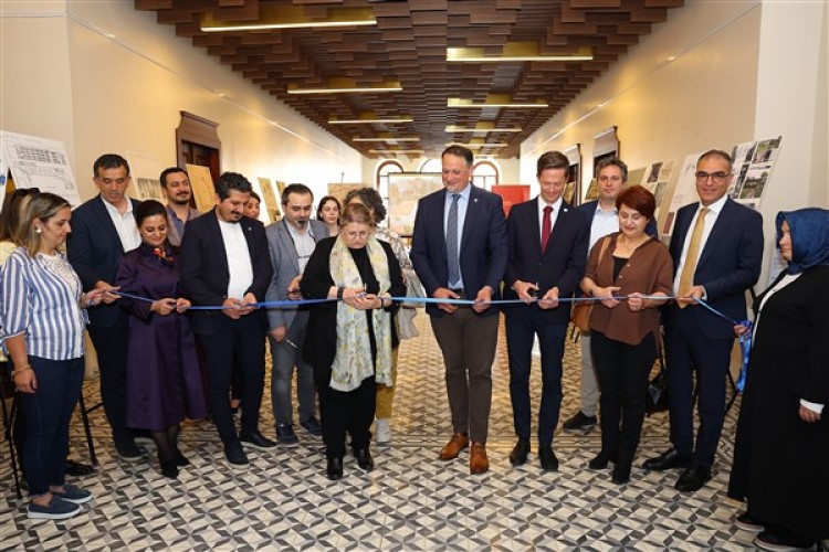 Kayseri'de 'Macarların Tasarımları Türkiye'de' konulu sergi düzenlendi