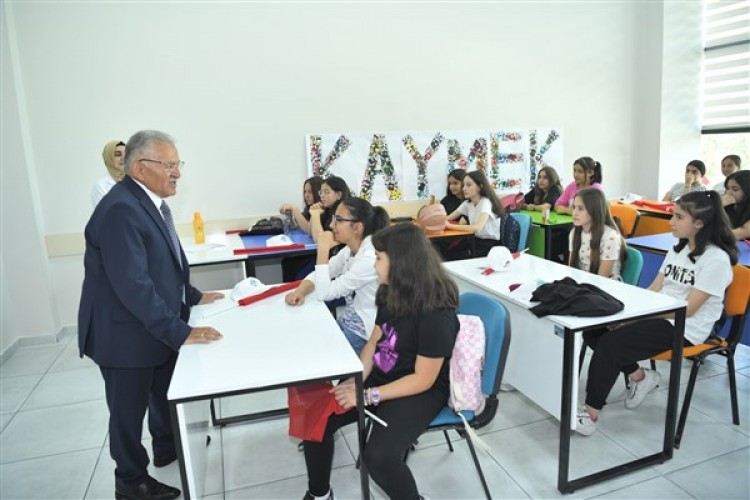 KAYMEK'in ücretsiz yaz kurslarına 10 binin üzerinde başvuru yapıldı