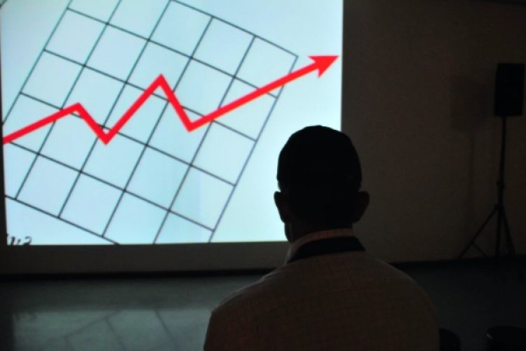 Tüketici fiyatları Ocak'ta yüzde 6,7 arttı, yıllık enflasyon yüzde 64,86