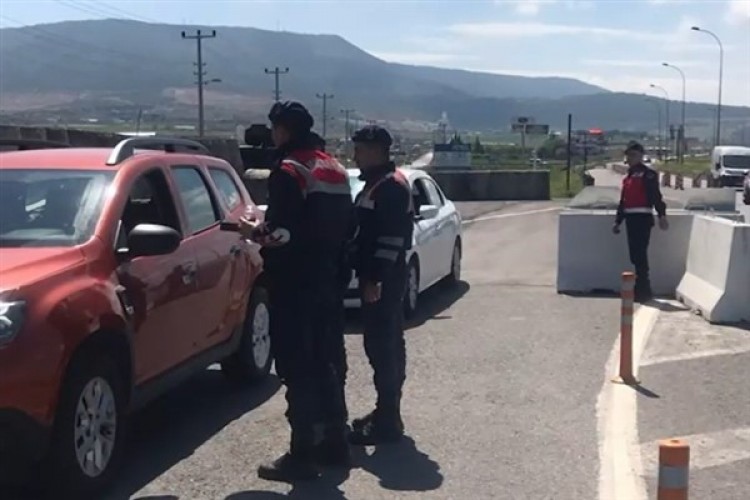 Ülke genelinde trafik ekiplerince 2 milyon 697 bin 728 araç denetlendi