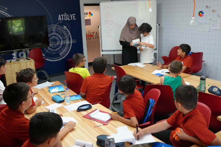 Altay: Bilim Konya'da öğrencilerimizin yeteneklerini geliştirmelerine katkı sağlıyoruz