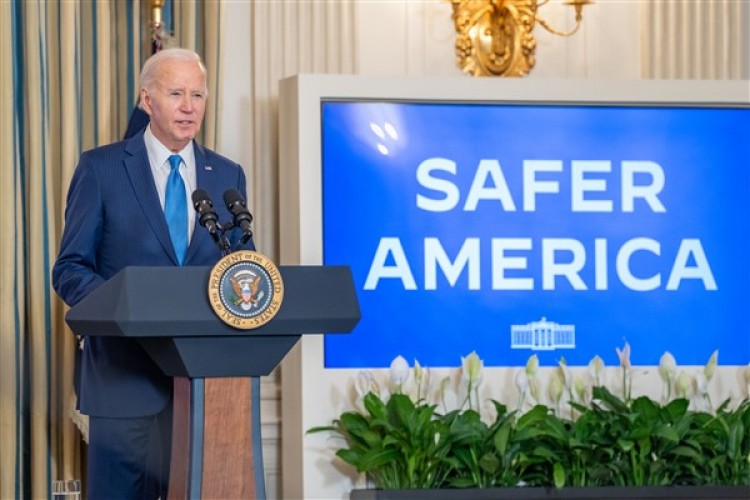 Biden: ABD, Ürdün'le birlikte Gazze'ye ilk yardım paketini havadan attı