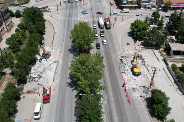 Başkan Altay: Yaşar Doğu Yaya Üst Geçidi'ni modern bir tasarımla yeniden inşa ediyoruz