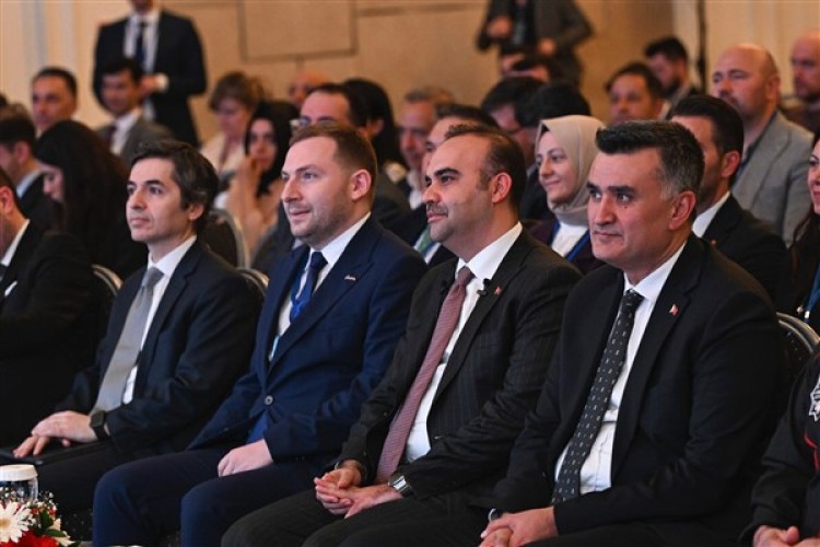 Kacır: Yapay zeka insan performansını dahi aşan uygulamaları beraberinde getiriyor