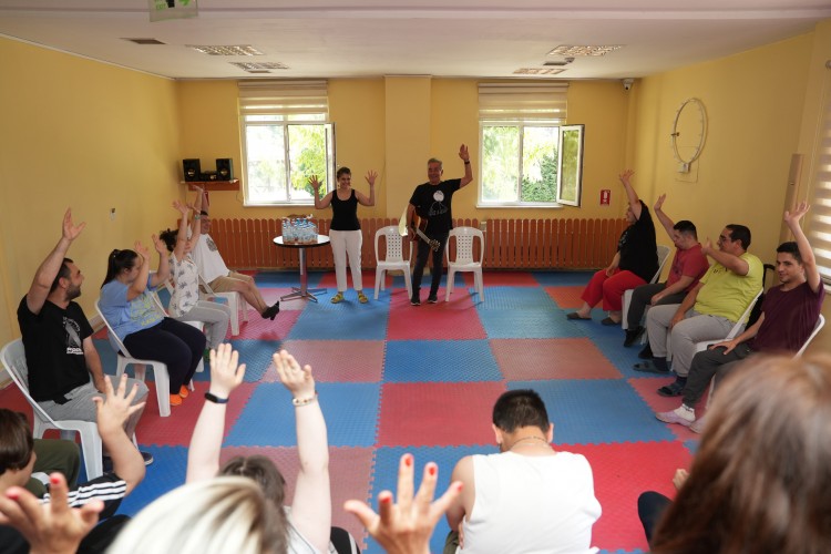 Eskişehir'de Nörokreatif Müzik Terapi Deneyimleme Atölyesi düzenlendi