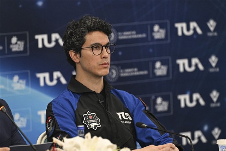 Türkiye'nin ikinci astronotu Atasever, yörünge altı araştırma uçuşunu anlattı