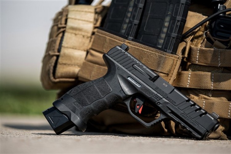 Türk silahı Sarsılmaz ABD'de polis silahı oldu